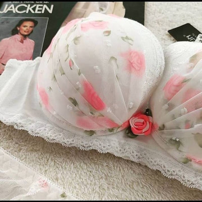 New High Quality Cute Lace Flower Adjustable Straps Push Up Bridal Padded Bra And Panty Set