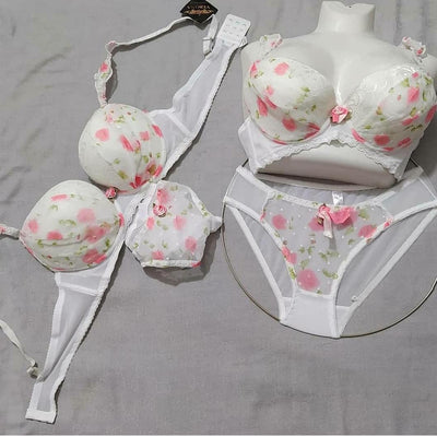 New High Quality Cute Lace Flower Adjustable Straps Push Up Bridal Padded Bra And Panty Set