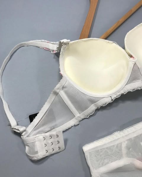 New High Quality Cute Lace Flower Adjustable Straps Push Up Bridal Padded Bra And Panty Set