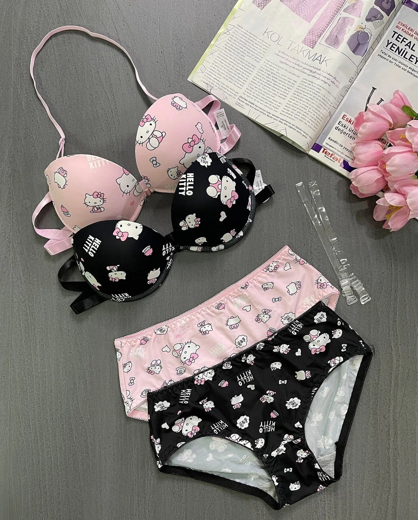 High Quality Front Open 4 In 1 Push-up Hello Kitty Print Adjustable Straps Bra Panty Set
