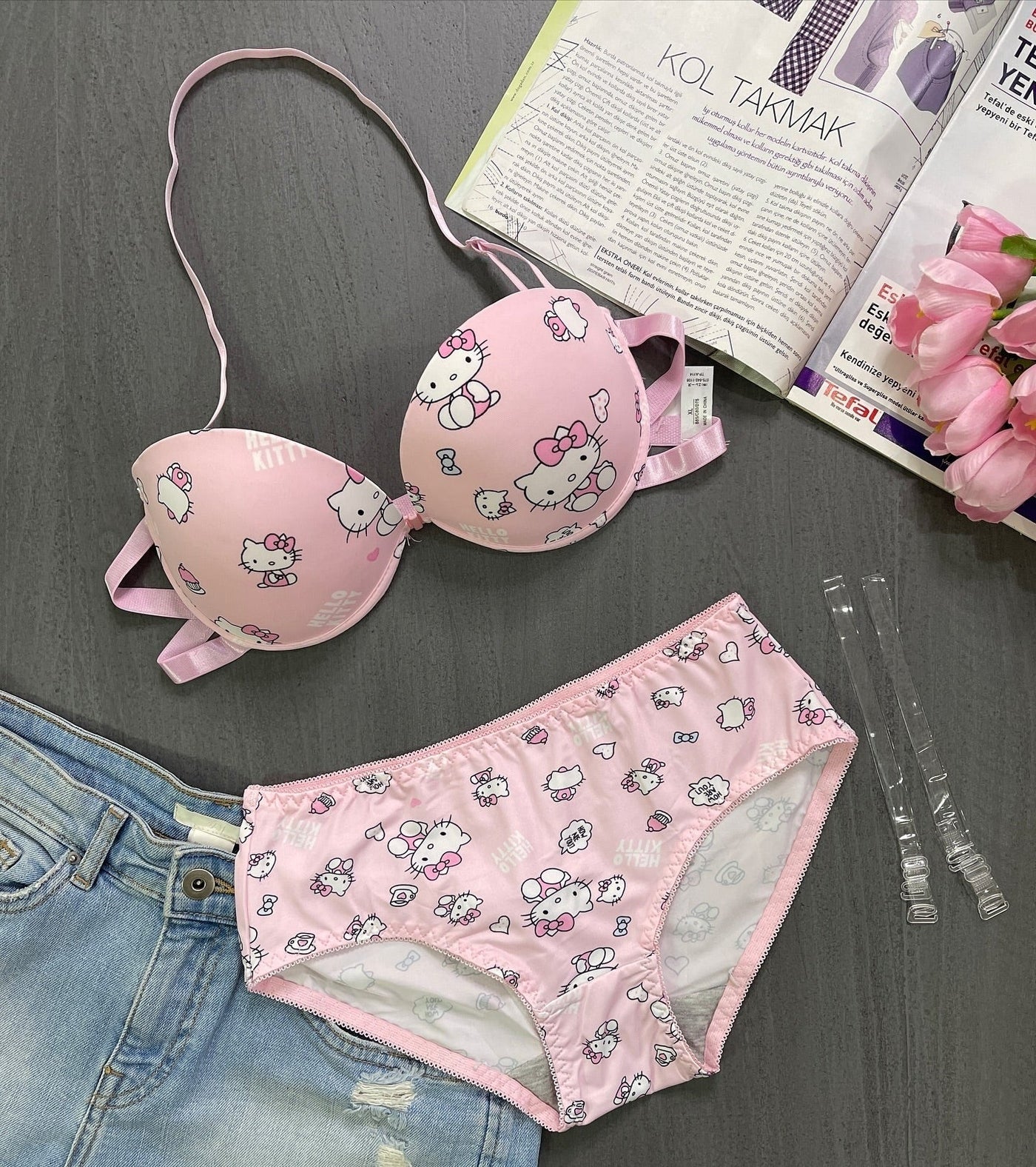 High Quality Front Open 4 In 1 Push-up Hello Kitty Print Adjustable Straps Bra Panty Set
